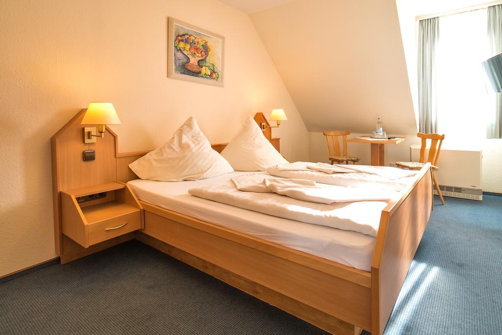 Hotel Zum Lieben Augustin Meersburg Room photo