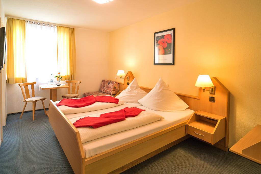Hotel Zum Lieben Augustin Meersburg Room photo