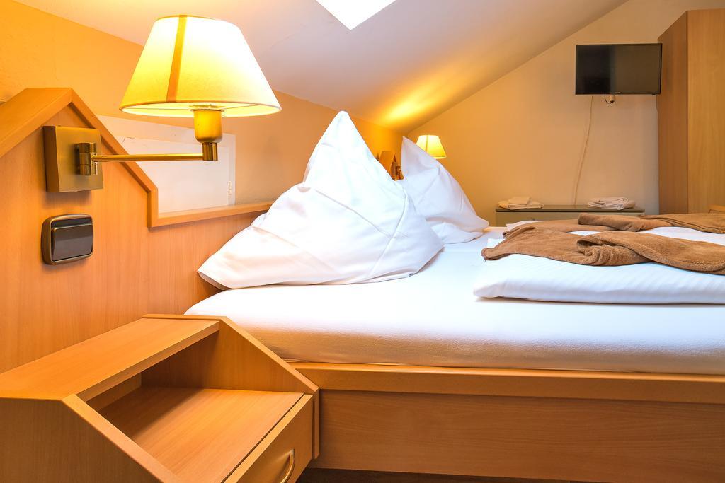 Hotel Zum Lieben Augustin Meersburg Room photo