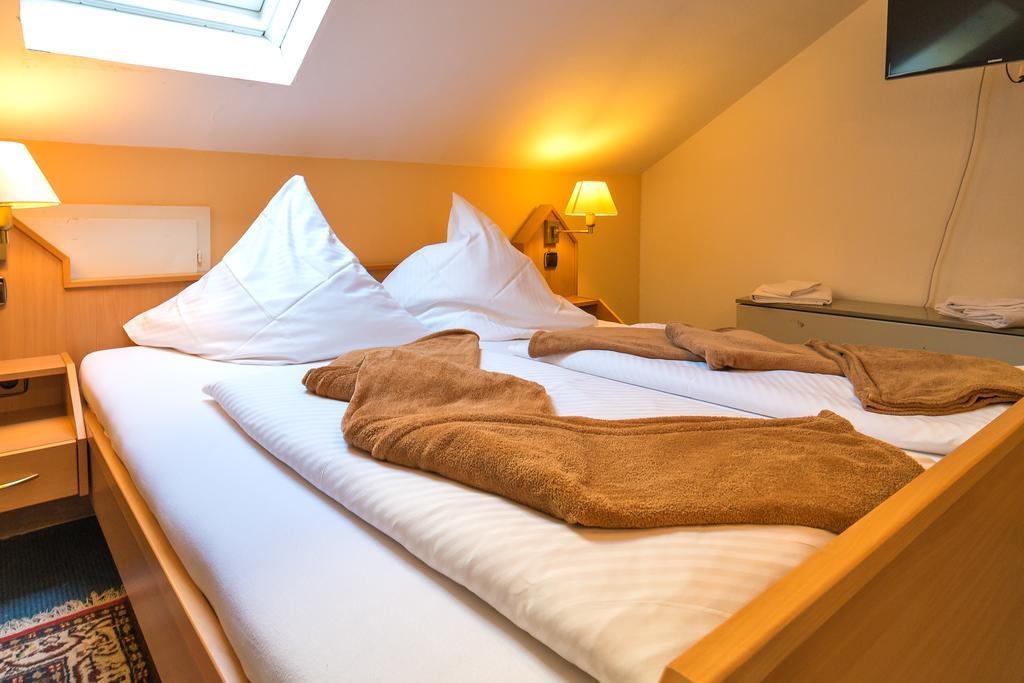 Hotel Zum Lieben Augustin Meersburg Room photo